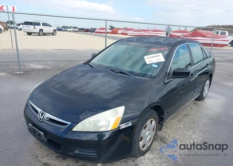 2007 Honda Accord 2.4 Lx z USA, uszkodzony, nr VIN 3HGCM56467G710441